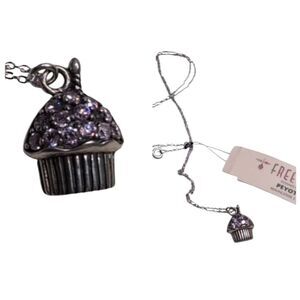 NWT Peyote Bird Sterling Silver Cupcake Necklace